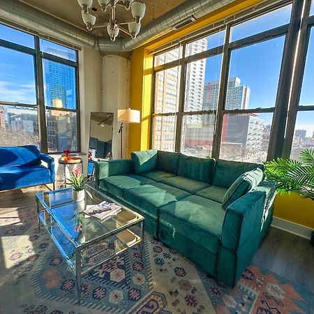 Bright 2Br Luxury Corner Suite With Optional Parking Sleeps 6 Guests Near Mccormick Place And Soldier Field シカゴ エクステリア 写真