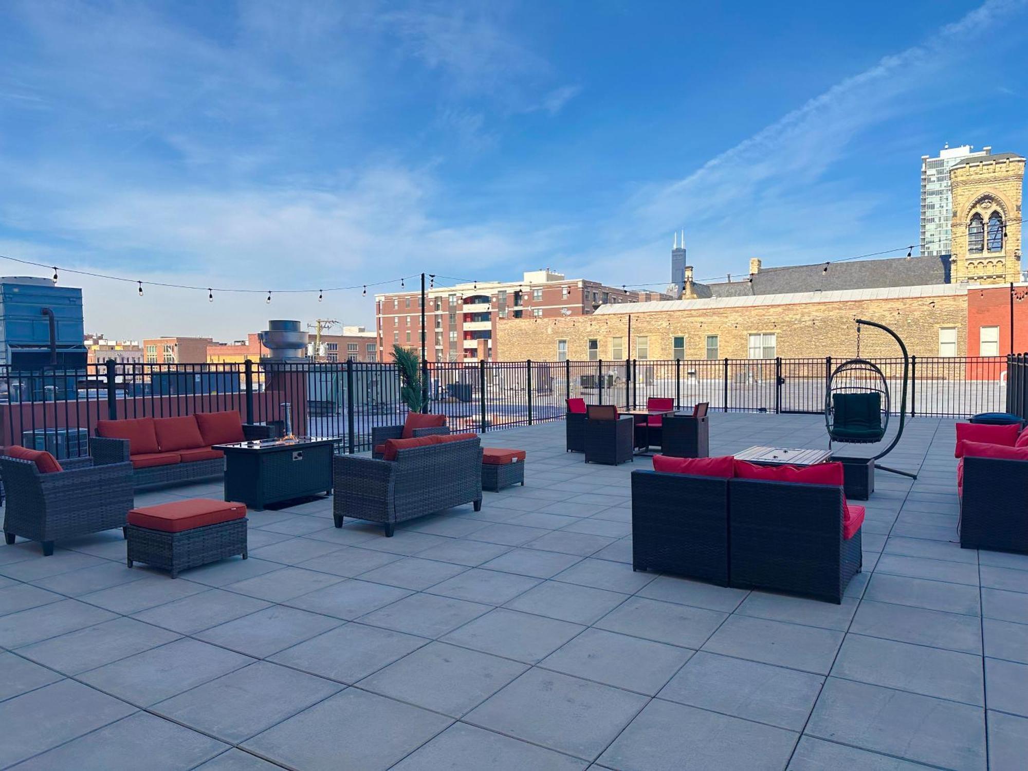 Bright 2Br Luxury Corner Suite With Optional Parking Sleeps 6 Guests Near Mccormick Place And Soldier Field シカゴ エクステリア 写真