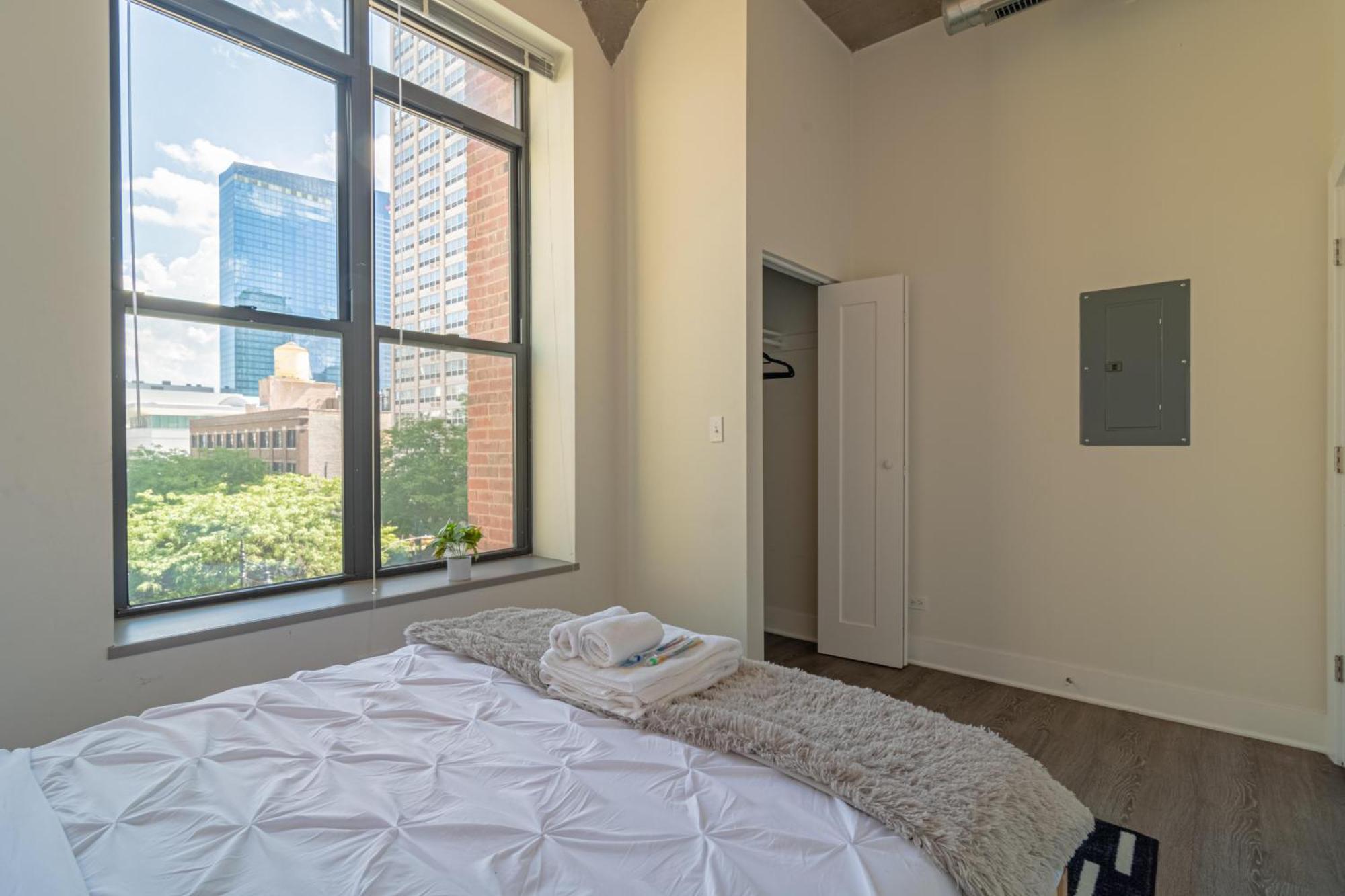 Bright 2Br Luxury Corner Suite With Optional Parking Sleeps 6 Guests Near Mccormick Place And Soldier Field シカゴ エクステリア 写真