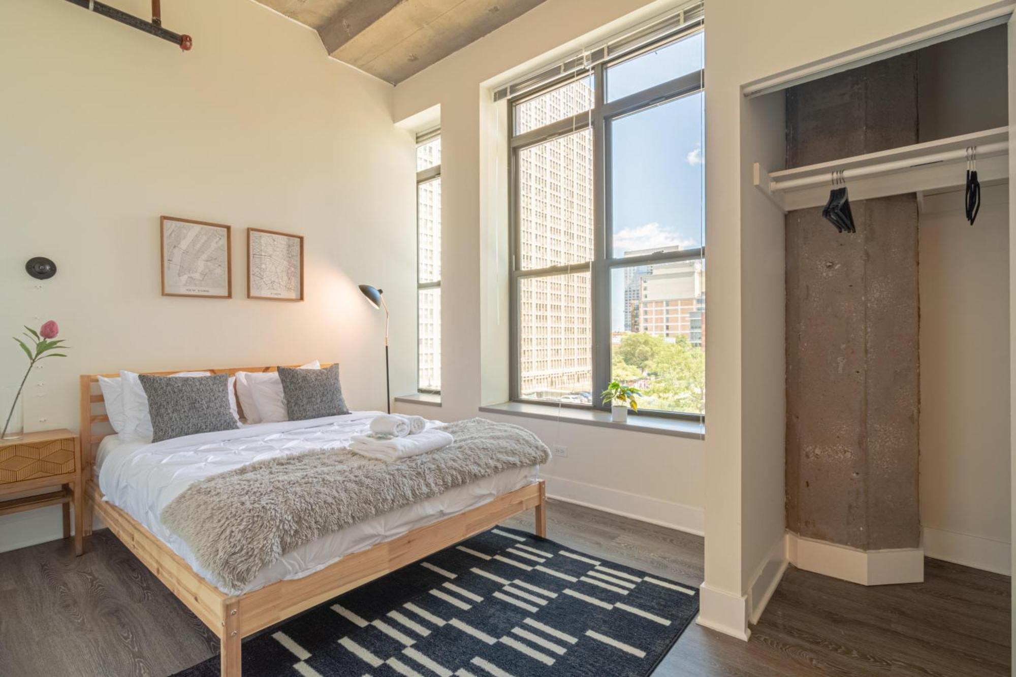 Bright 2Br Luxury Corner Suite With Optional Parking Sleeps 6 Guests Near Mccormick Place And Soldier Field シカゴ エクステリア 写真