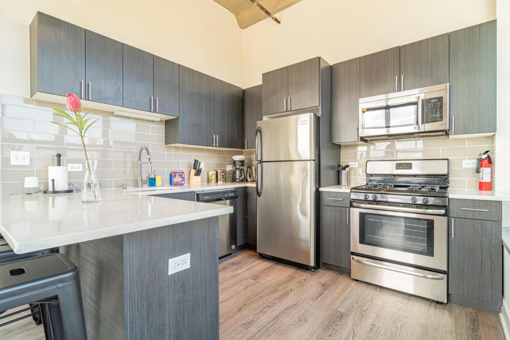 Bright 2Br Luxury Corner Suite With Optional Parking Sleeps 6 Guests Near Mccormick Place And Soldier Field シカゴ エクステリア 写真